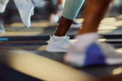 here’s-how-using-a-treadmill-compares-to-running-outside